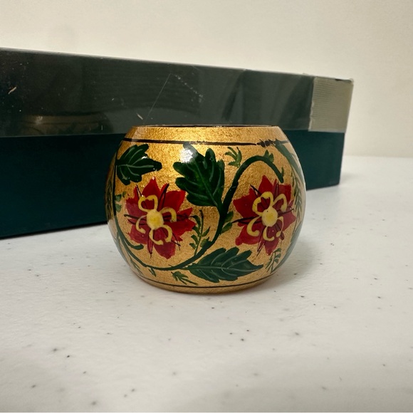 Vintage Paper Mache Hand Painted Poinsettia Christmas Napkin Rings Set Of 4 - Picture 7 of 11